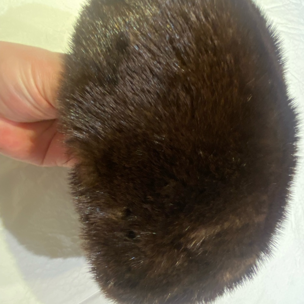 Fur hat Made in Canada - Picture 4 of 7